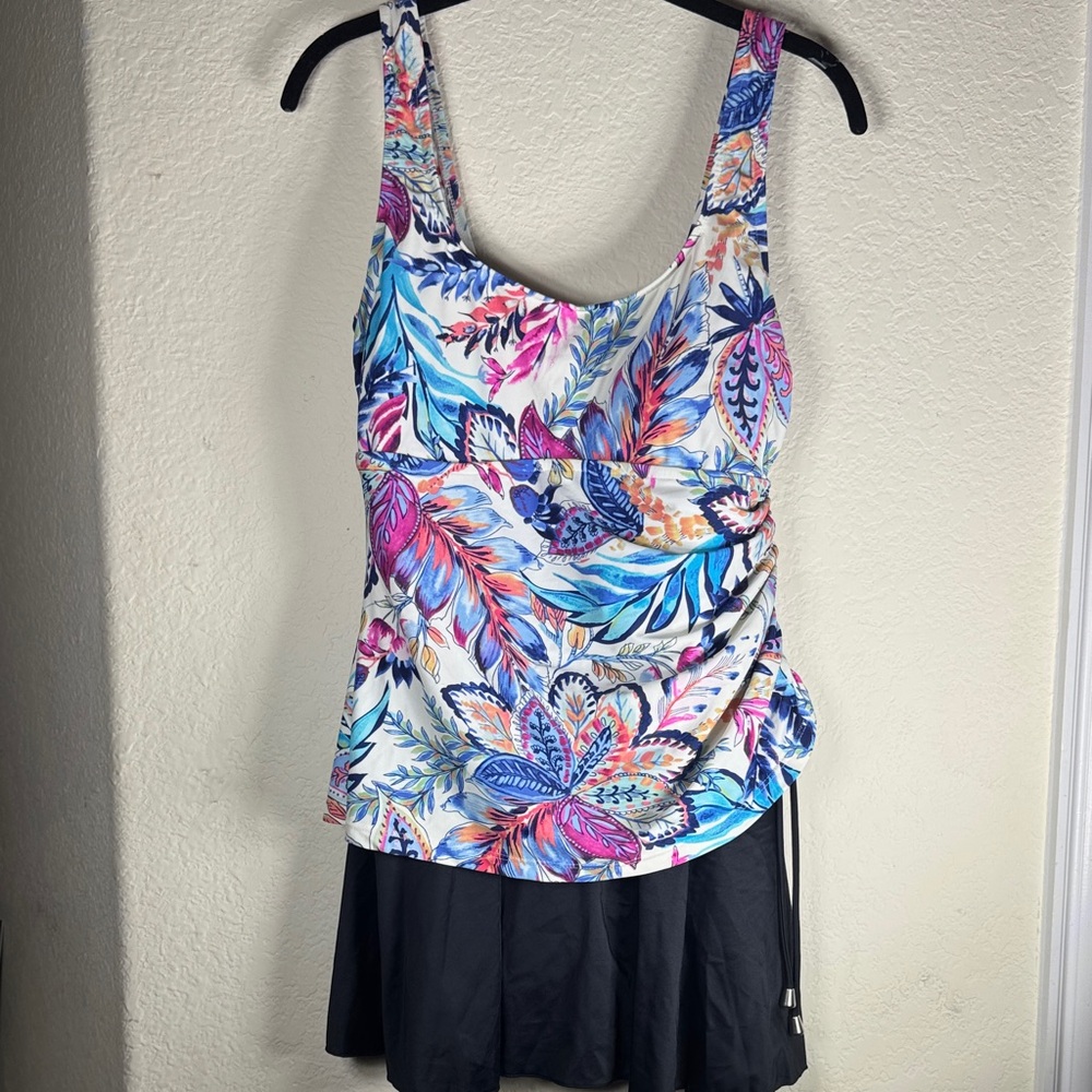 Multicolor Floral Scoop Tank Top - Women